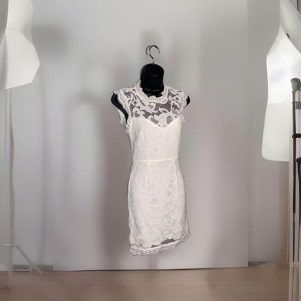 San Souci Women's White lace dress XS/S‎ Sleeveless EUC